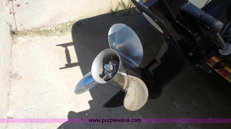 image for item K4723 2001 Mariah boat