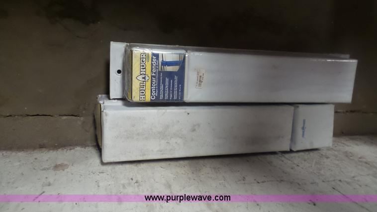 image for item K4723 2001 Mariah boat