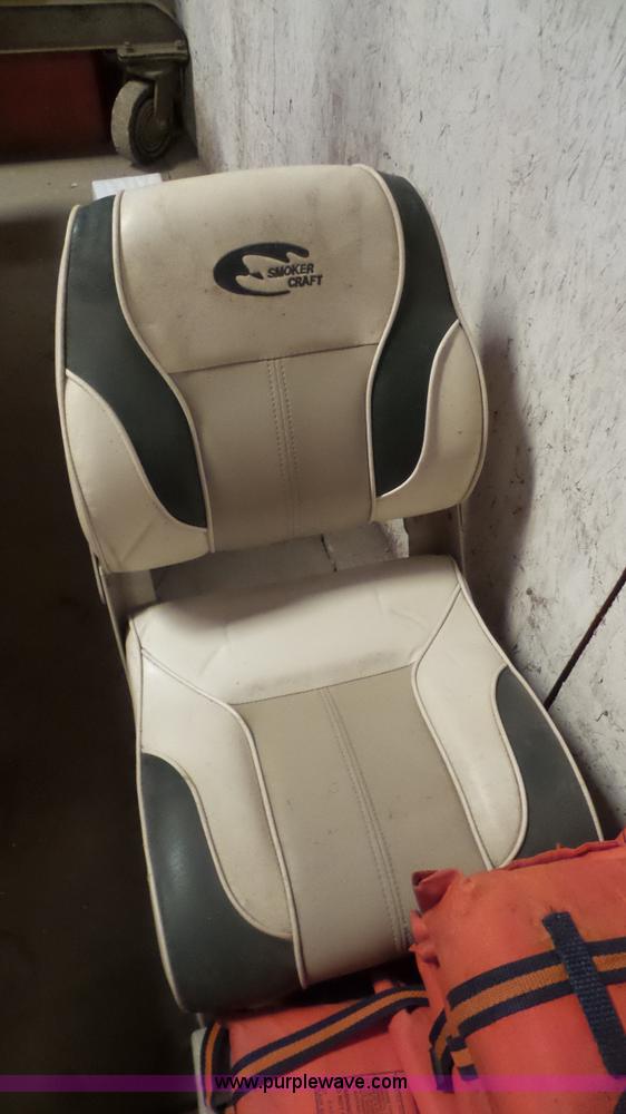 image for item K4723 2001 Mariah boat