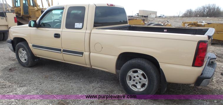 image for item K5193 2003 Chevrolet Silverado 1500 Ext. Cab pickup truck