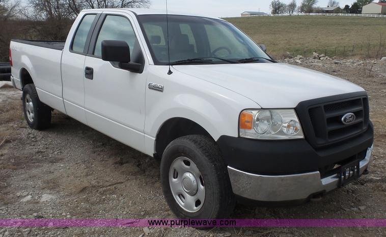 image for item K5197 2005 Ford F150 SuperCab pickup truck