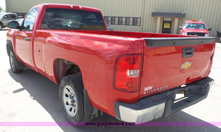 image for item K5218 2013 Chevrolet Silverado 1500 pickup truck