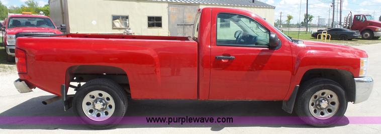 image for item K5218 2013 Chevrolet Silverado 1500 pickup truck
