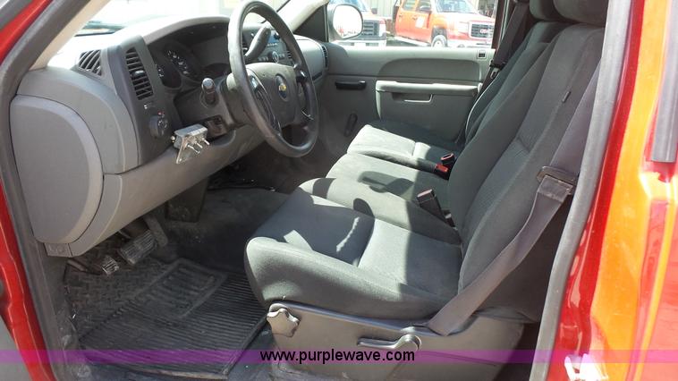 image for item K5218 2013 Chevrolet Silverado 1500 pickup truck