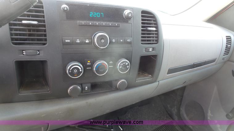 image for item K5218 2013 Chevrolet Silverado 1500 pickup truck