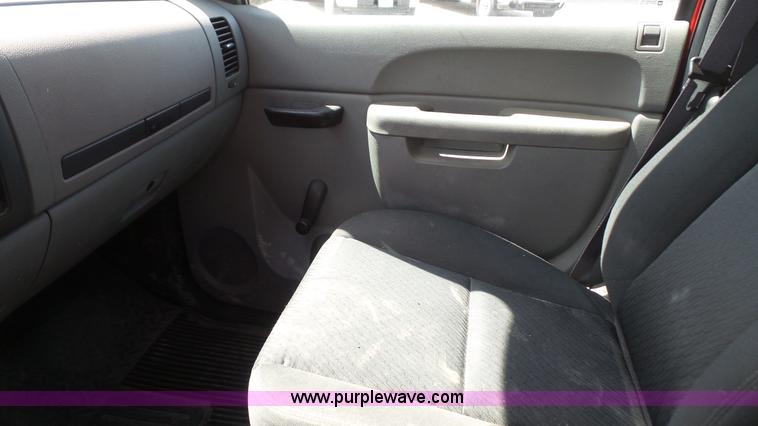 image for item K5218 2013 Chevrolet Silverado 1500 pickup truck