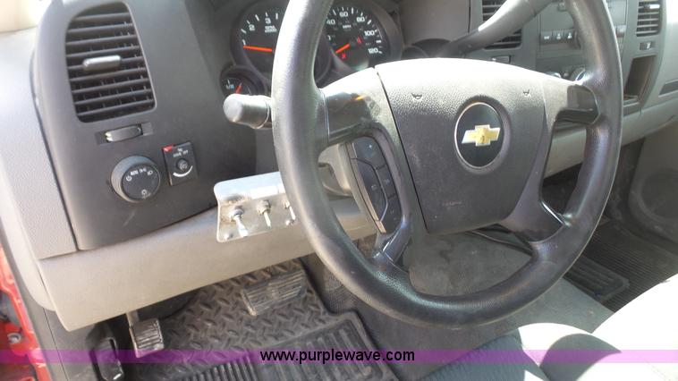 image for item K5218 2013 Chevrolet Silverado 1500 pickup truck