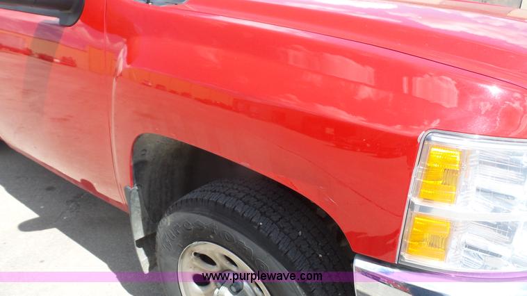 image for item K5218 2013 Chevrolet Silverado 1500 pickup truck