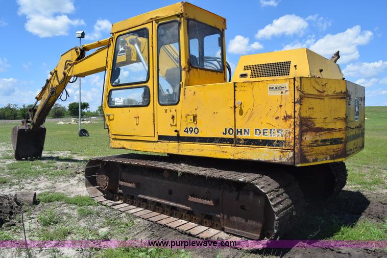 image for item K6698 1985 John Deere 490 excavator