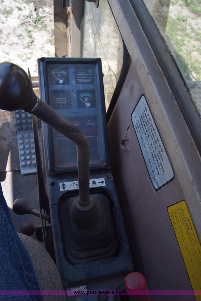 image for item K6698 1985 John Deere 490 excavator