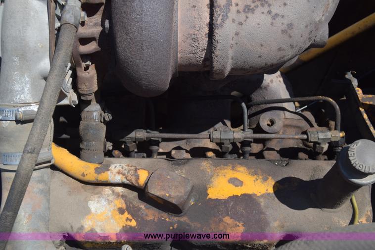 image for item K6698 1985 John Deere 490 excavator