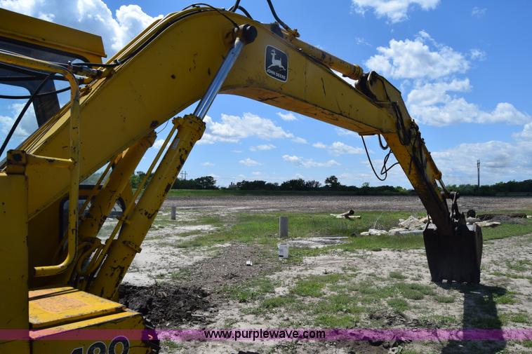 image for item K6698 1985 John Deere 490 excavator