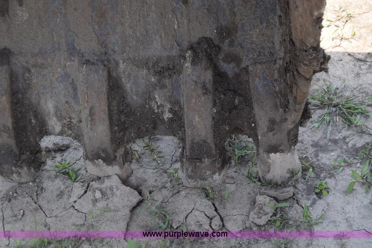 image for item K6698 1985 John Deere 490 excavator