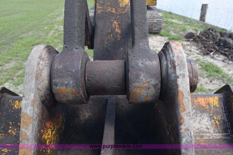 image for item K6698 1985 John Deere 490 excavator