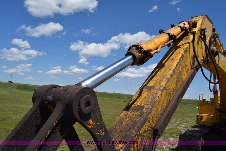 image for item K6698 1985 John Deere 490 excavator