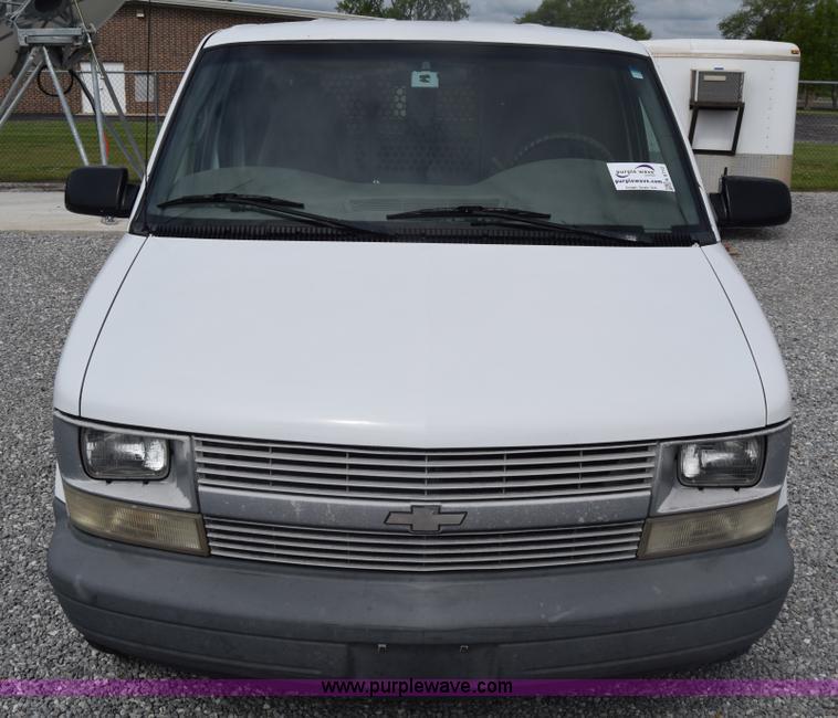 image for item K6712 2001 Chevrolet Astro van