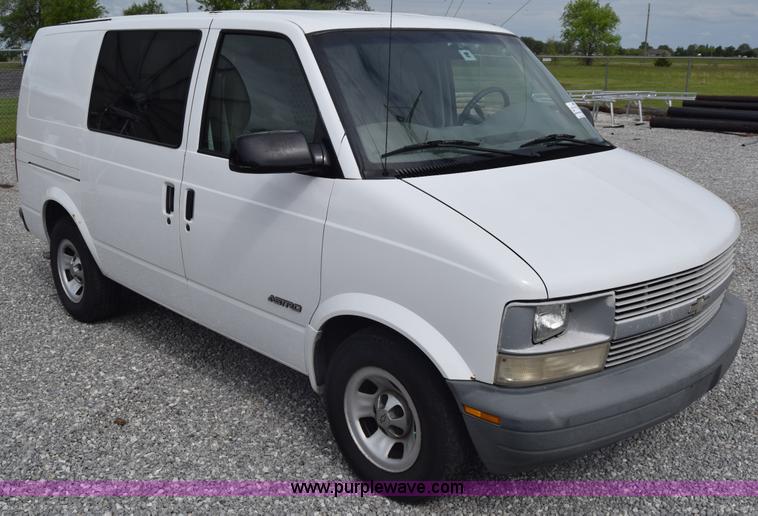 image for item K6712 2001 Chevrolet Astro van