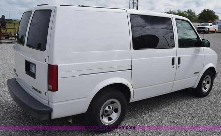 image for item K6712 2001 Chevrolet Astro van