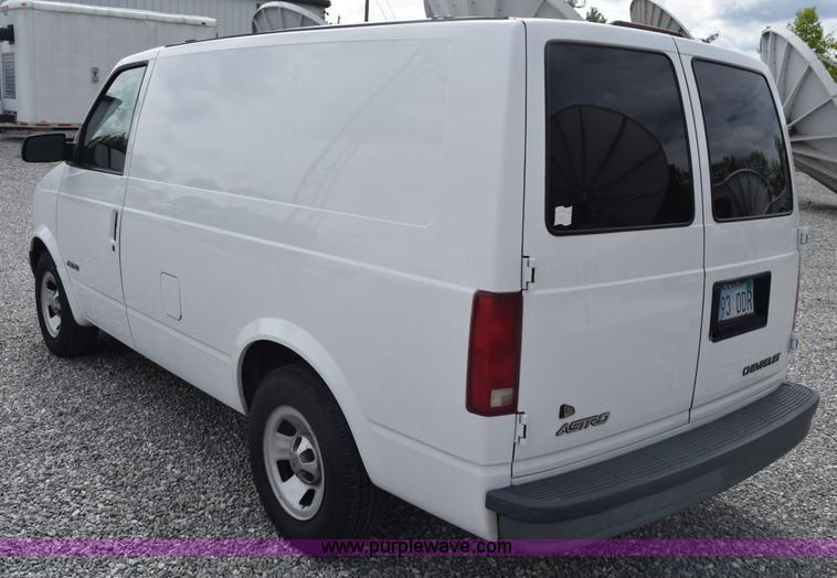 image for item K6712 2001 Chevrolet Astro van