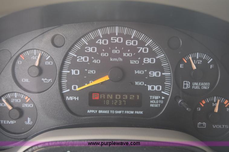 image for item K6712 2001 Chevrolet Astro van