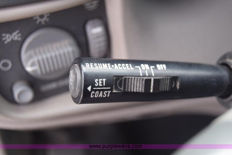 image for item K6712 2001 Chevrolet Astro van