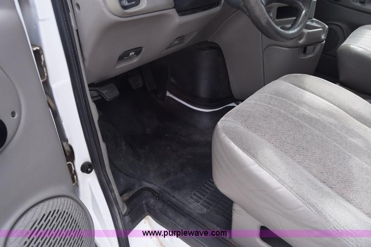 image for item K6712 2001 Chevrolet Astro van