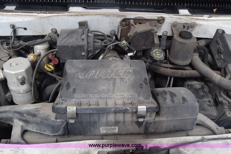 image for item K6712 2001 Chevrolet Astro van