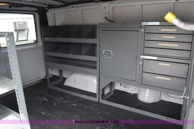 image for item K6712 2001 Chevrolet Astro van