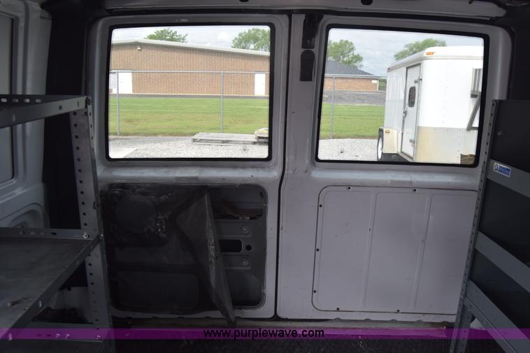 image for item K6712 2001 Chevrolet Astro van
