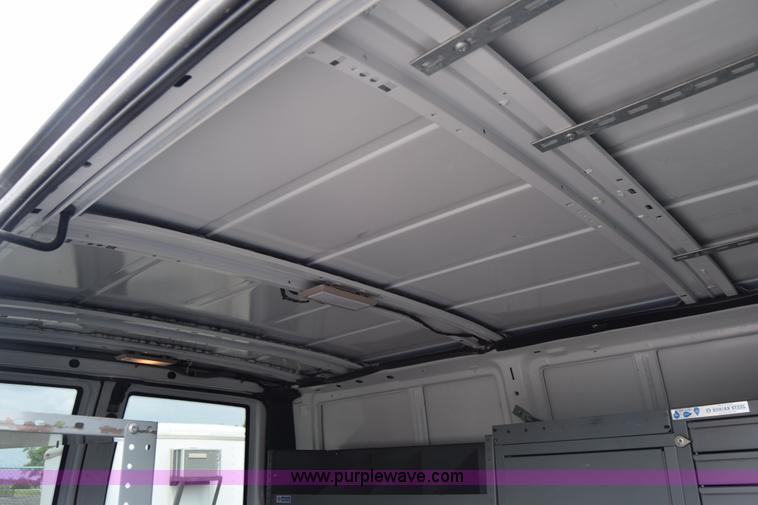 image for item K6712 2001 Chevrolet Astro van