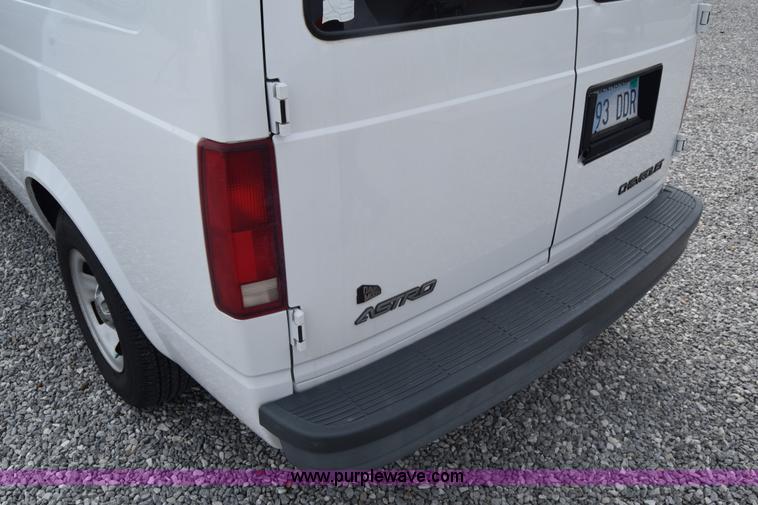 image for item K6712 2001 Chevrolet Astro van