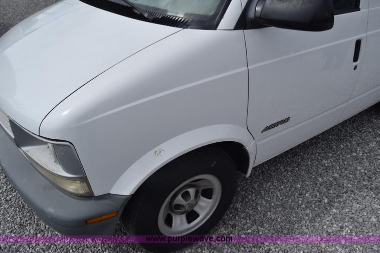image for item K6712 2001 Chevrolet Astro van