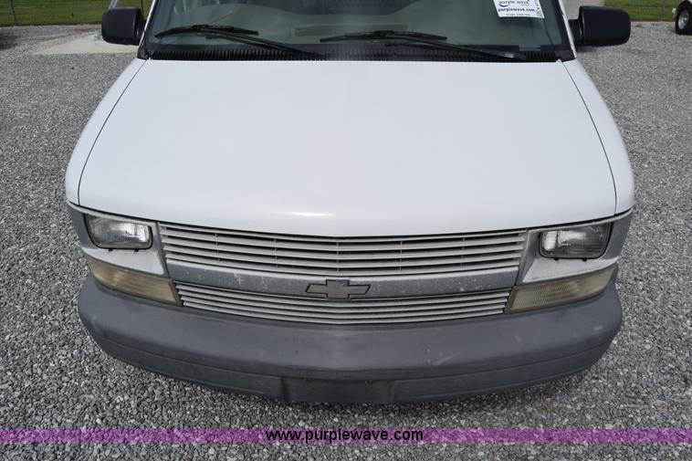 image for item K6712 2001 Chevrolet Astro van