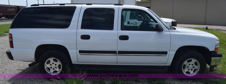 image for item K6716 2005 Chevrolet Suburban 1500 SUV
