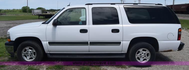 image for item K6716 2005 Chevrolet Suburban 1500 SUV