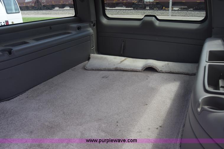 image for item K6716 2005 Chevrolet Suburban 1500 SUV