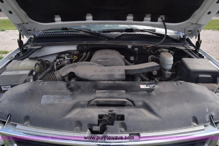 image for item K6716 2005 Chevrolet Suburban 1500 SUV