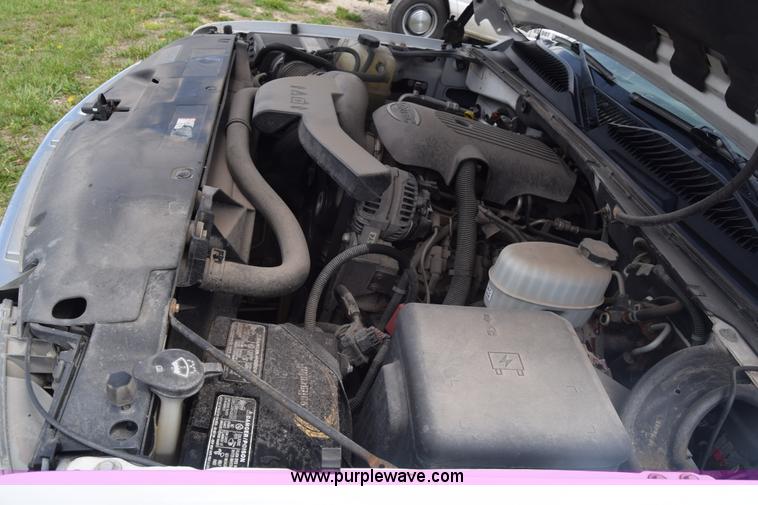 image for item K6716 2005 Chevrolet Suburban 1500 SUV