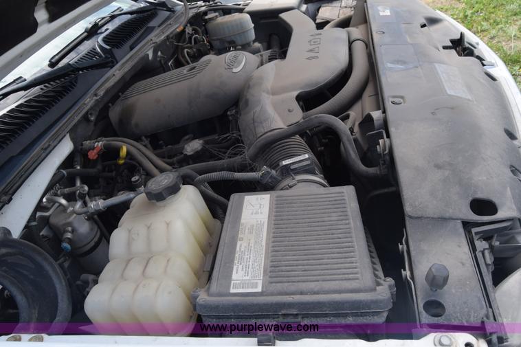 image for item K6716 2005 Chevrolet Suburban 1500 SUV