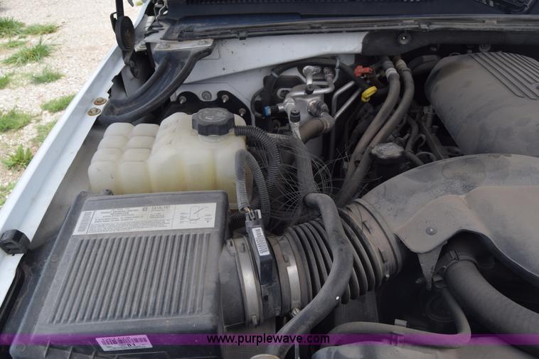 image for item K6716 2005 Chevrolet Suburban 1500 SUV