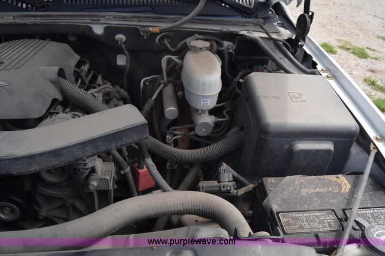 image for item K6716 2005 Chevrolet Suburban 1500 SUV