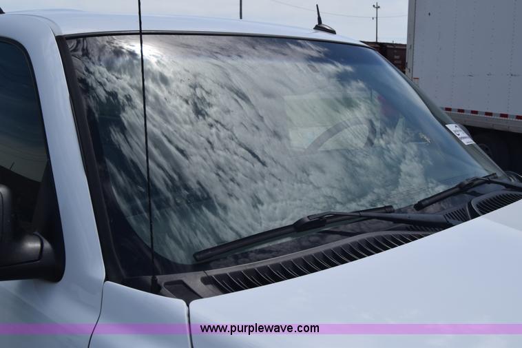 image for item K6716 2005 Chevrolet Suburban 1500 SUV