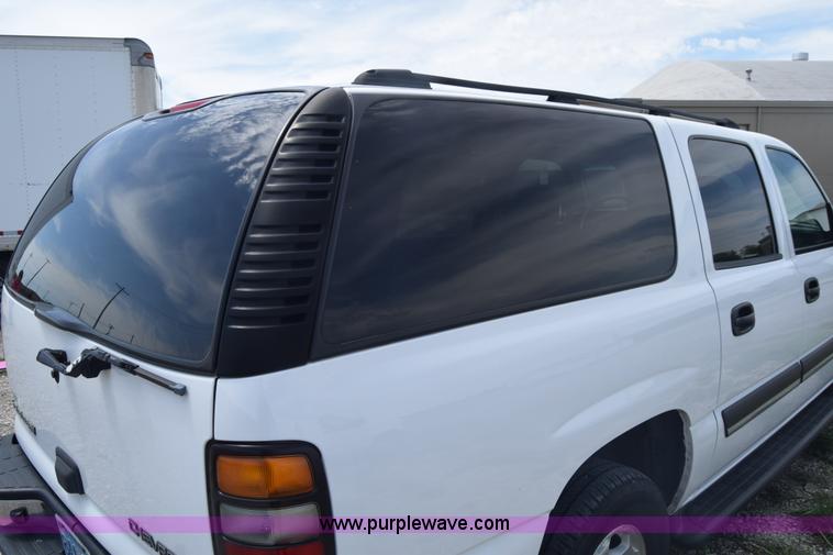 image for item K6716 2005 Chevrolet Suburban 1500 SUV