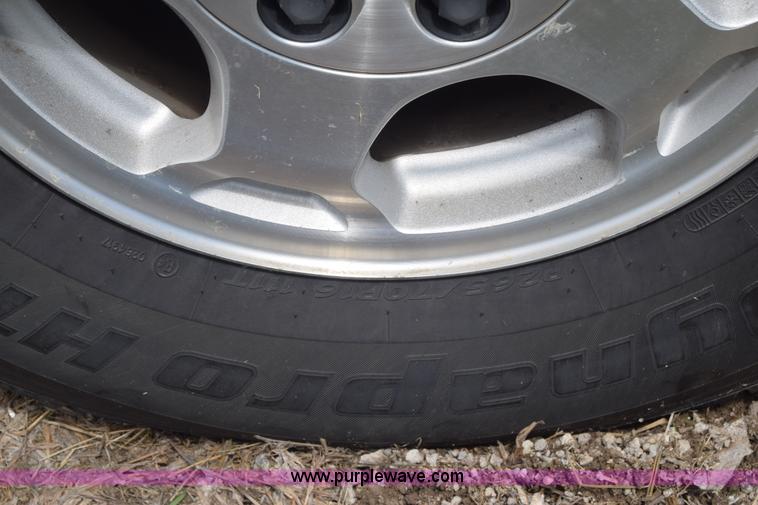 image for item K6716 2005 Chevrolet Suburban 1500 SUV