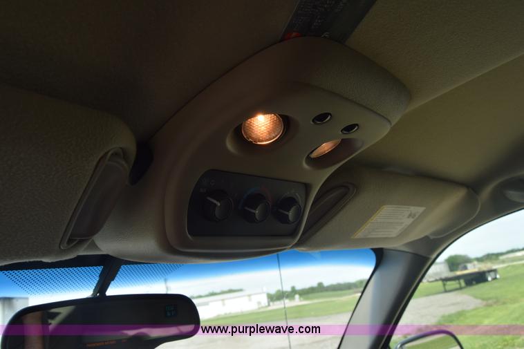 image for item K6716 2005 Chevrolet Suburban 1500 SUV