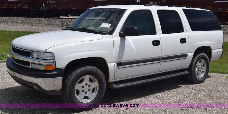 image for item K6717 2004 Chevrolet Suburban 1500 SUV