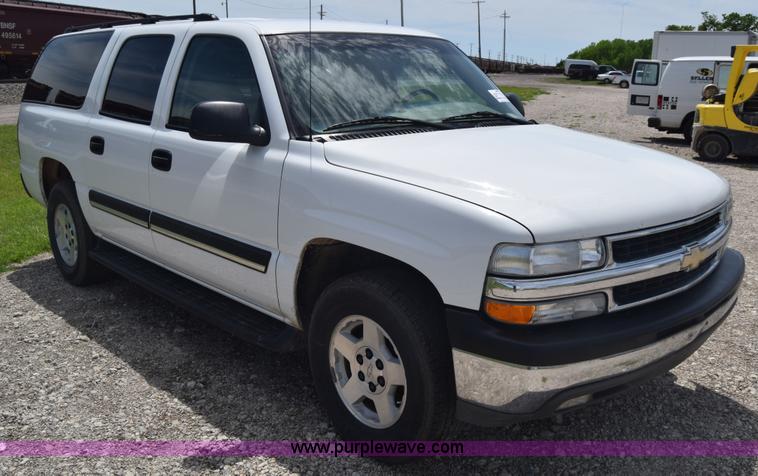 image for item K6717 2004 Chevrolet Suburban 1500 SUV