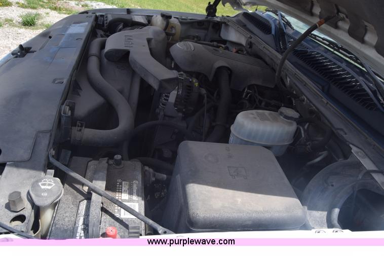 image for item K6717 2004 Chevrolet Suburban 1500 SUV