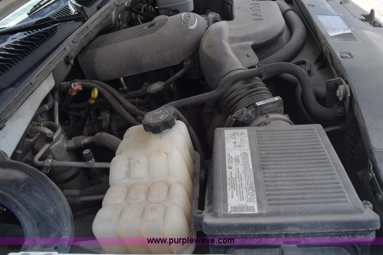 image for item K6717 2004 Chevrolet Suburban 1500 SUV