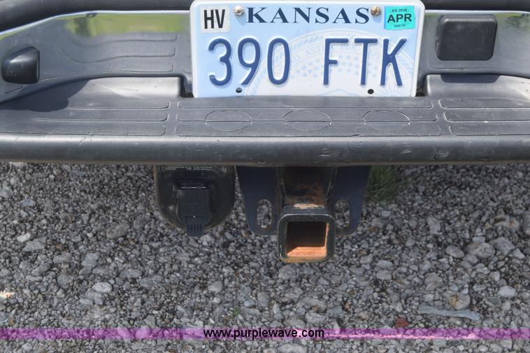 image for item K6717 2004 Chevrolet Suburban 1500 SUV